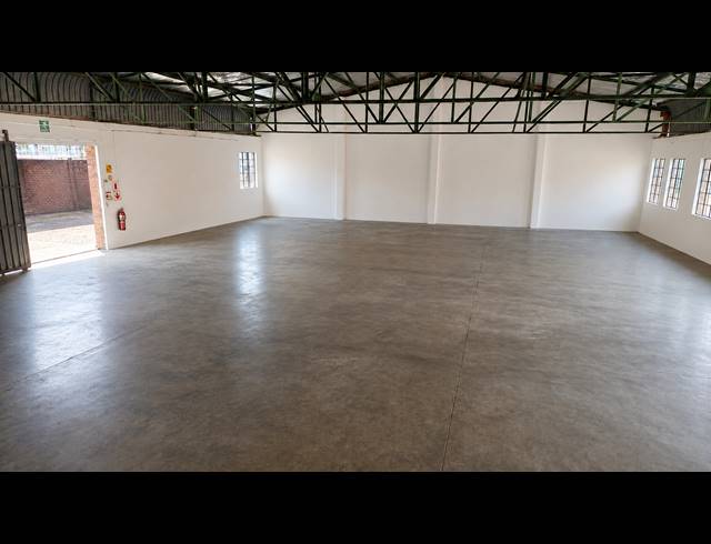 1,100M² WAREHOUSE FOR SALE IN ROCKY DRIFT
